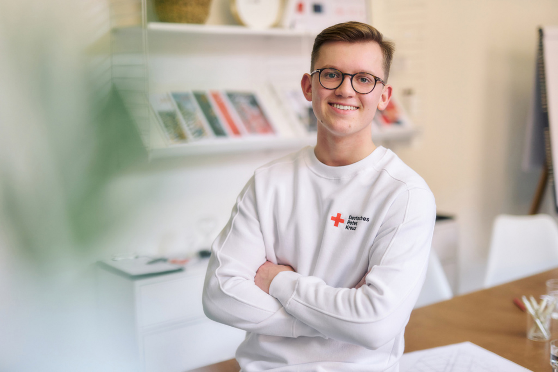 Symbolfoto junger Mitarbeiter des DRK