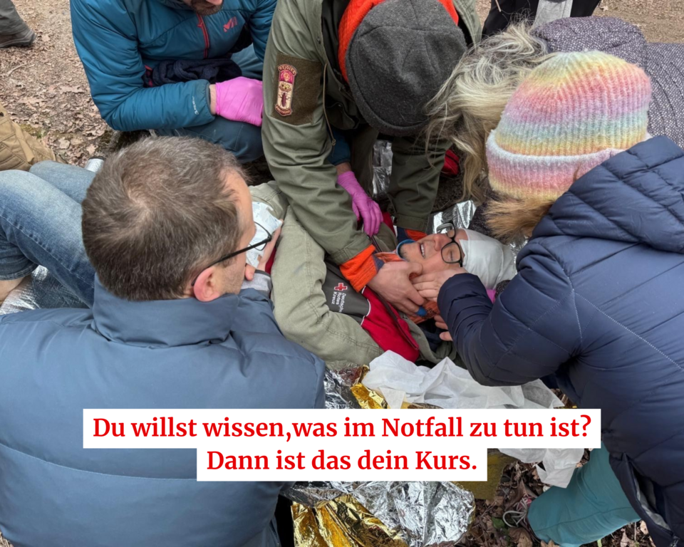 Erste Hilfe Outdoor HWS Stabilisierung